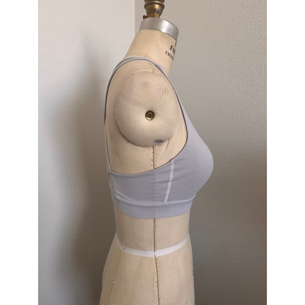 Lululemon Energy Bra Light Grey Strappy Crossback Size 6 Medium Support - Picture 2 of 9